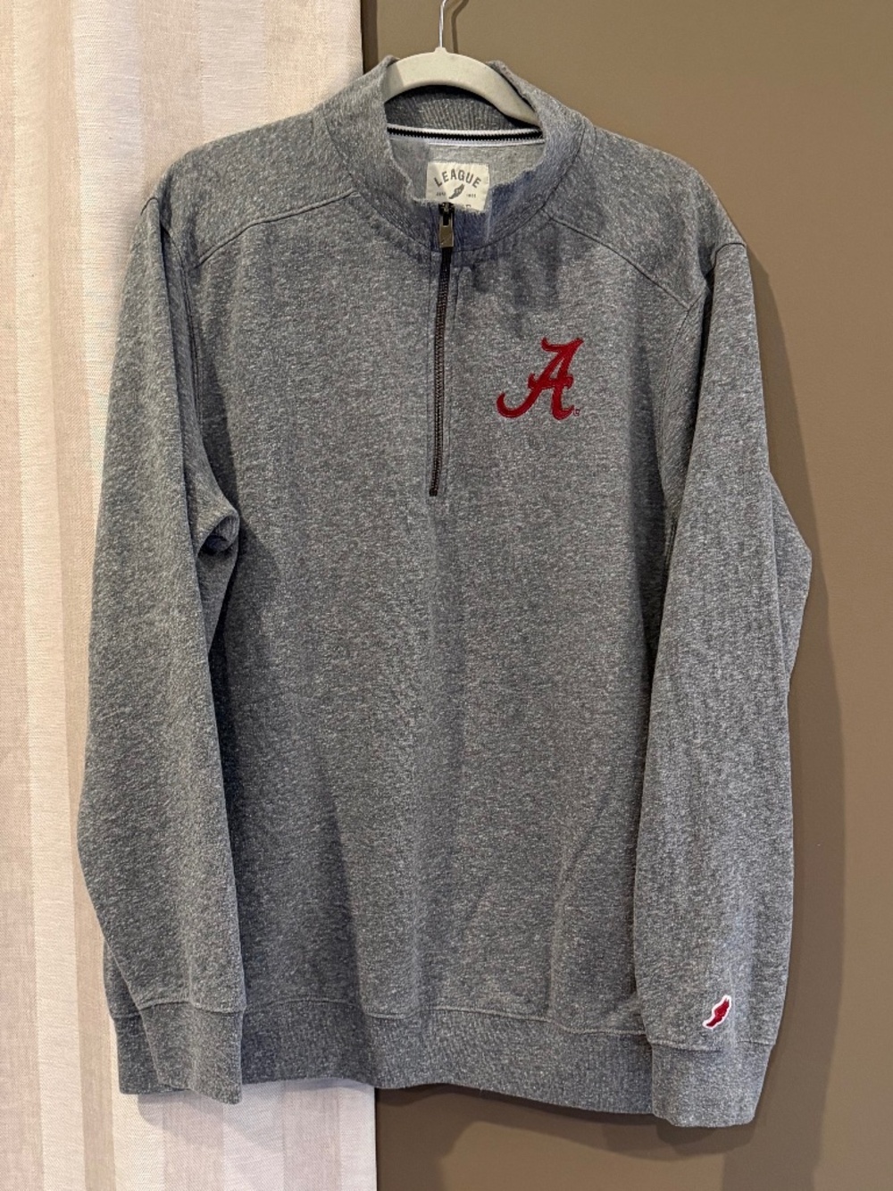 Alabama Crimson Tide League Legacy Gray Quarter Zip Sweatshirt, Size Large